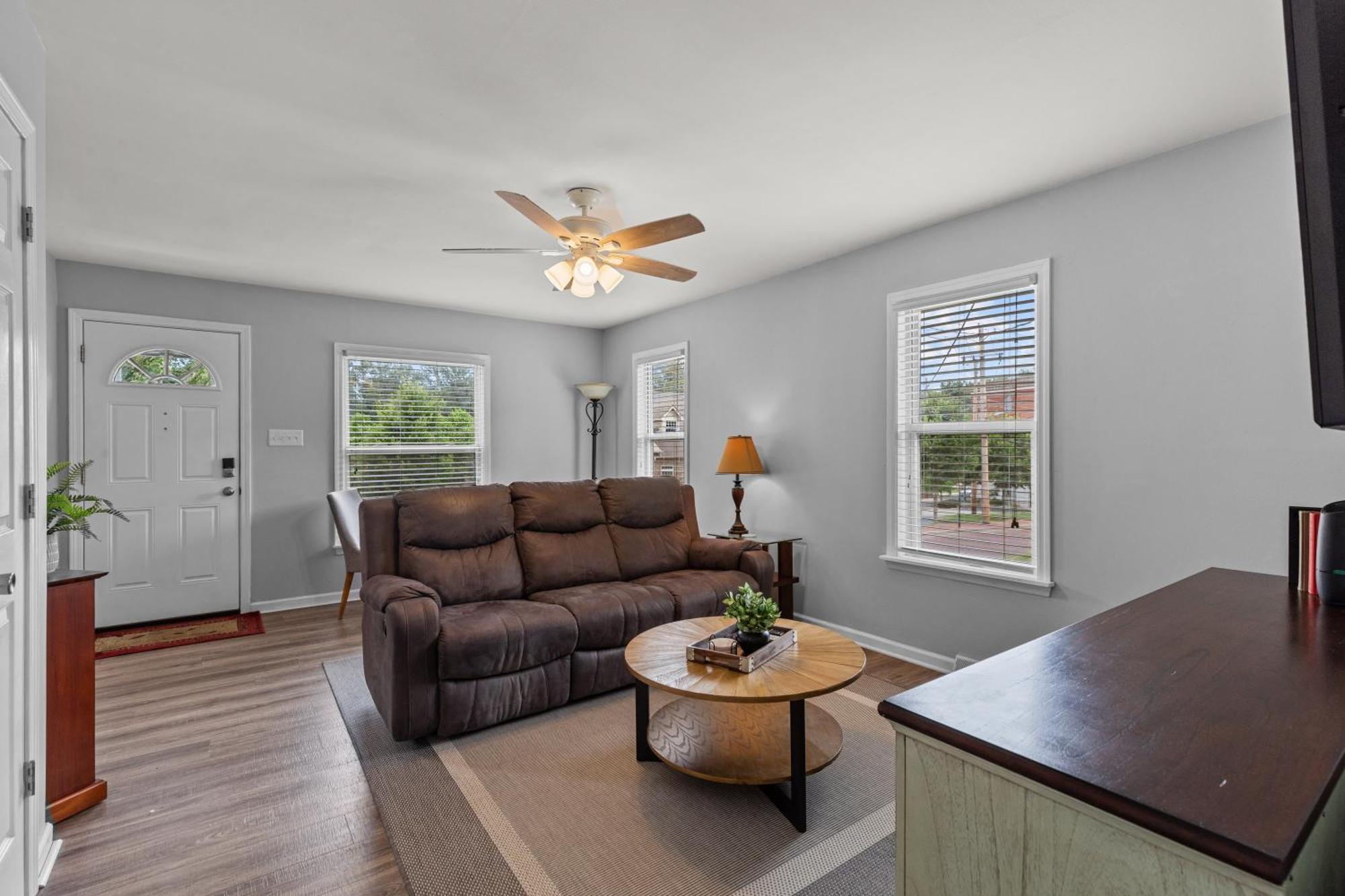 Charming Duplex On Main Apartment Saint Charles Exterior photo